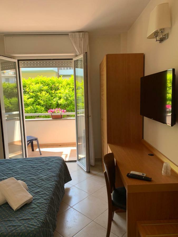 Hotel Mare Azzurro Terracina Exteriér fotografie