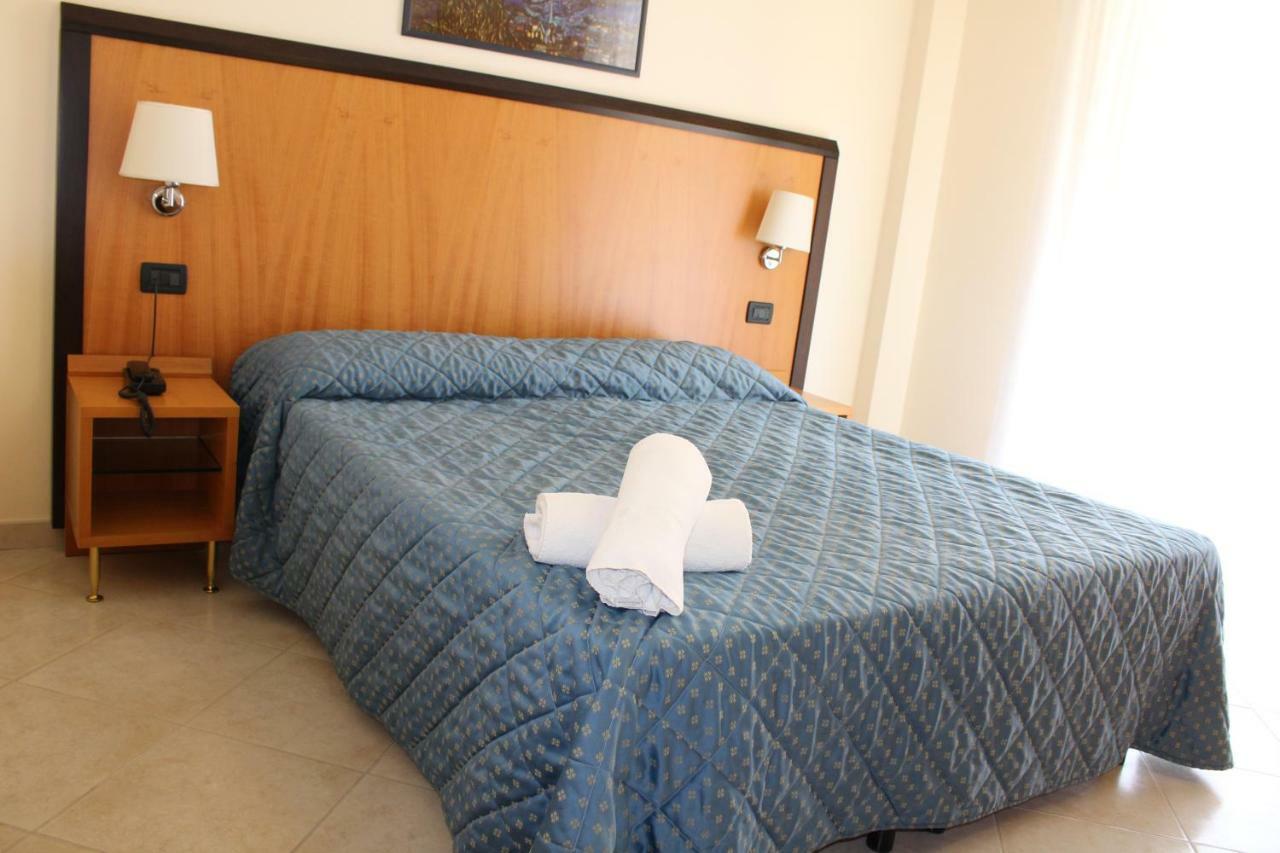 Hotel Mare Azzurro Terracina Exteriér fotografie